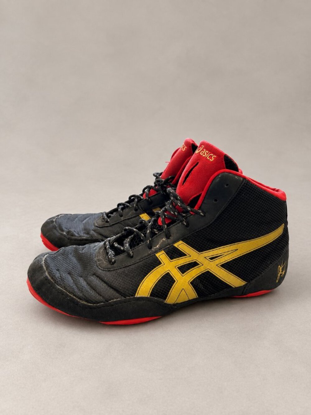 ASICS JB Elite V2.0 Wrestling Shoes Men 11.5 Black Gold Red J501N